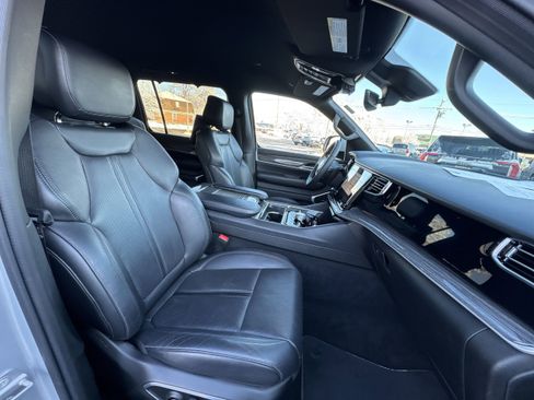 Used 2022 Jeep Wagoneer Series III w/ Convenience Group I image 29