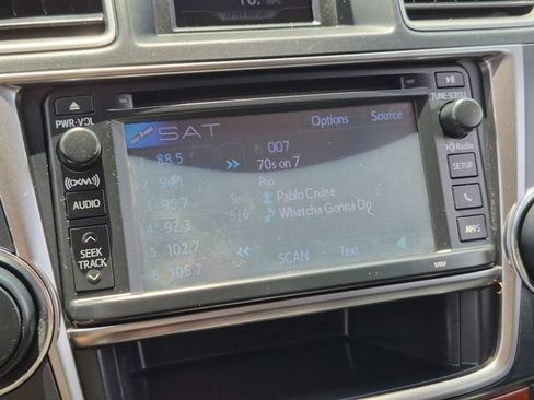 Used 2013 Toyota Highlander Limited FWD image 23