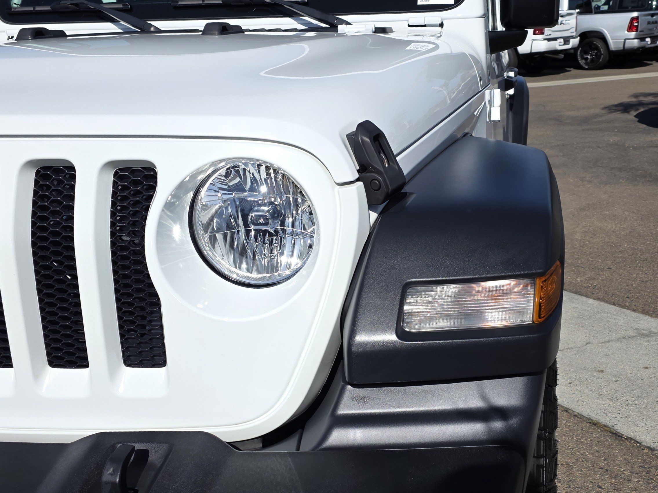Used 2018 Jeep Wrangler Unlimited Sport AWD/4WD image 6