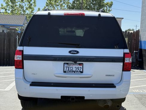 Used 2017 Ford Expedition EL XLT AWD/4WD image 5
