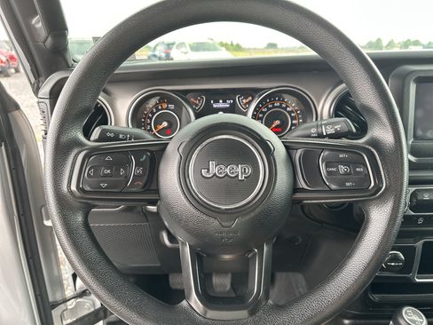 Used 2022 Jeep Gladiator Sport AWD/4WD image 22