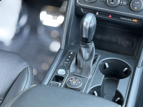 Used 2020 Volkswagen Atlas Cross Sport SE image 47