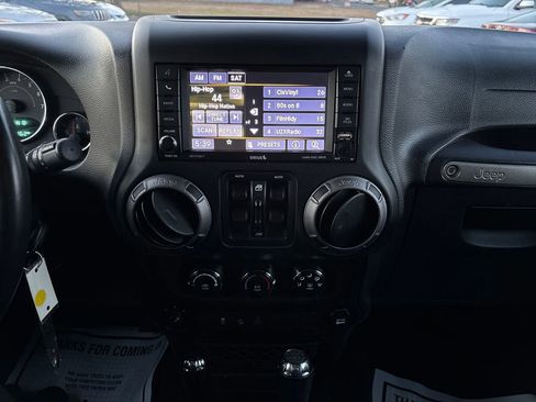 Used 2018 Jeep Wrangler Unlimited Sport S image 24