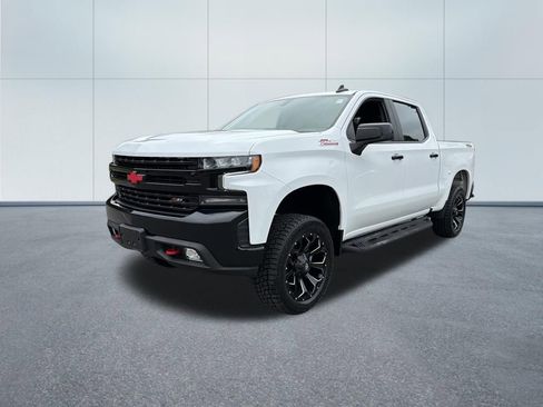 Used 2021 Chevrolet Silverado 1500 LT Trail Boss w/ LPO, Dark Essentials Package AWD/4WD image 2