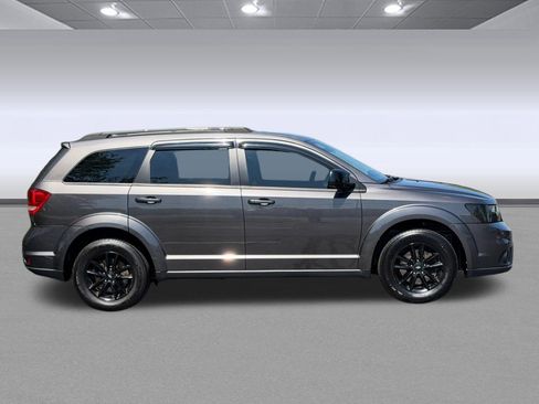 Used 2019 Dodge Journey SE w/ Blacktop Package FWD image 8
