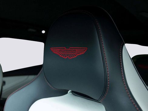 Used 2025 Aston Martin DBX 707 image 18