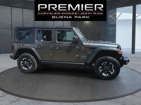 Used 2025 Jeep Wrangler Unlimited Rubicon 4xe w/ Convenience Group image 9