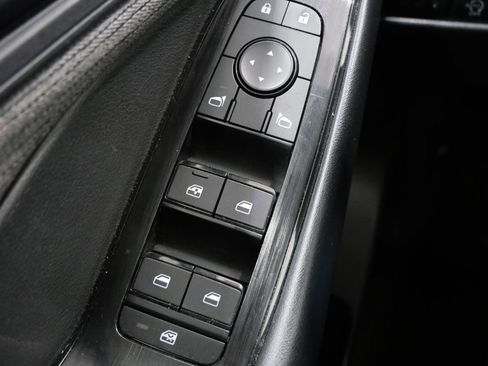 Used 2023 Nissan Rogue S FWD image 12