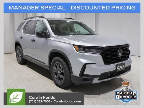 Used 2025 Honda Pilot TrailSport image 1