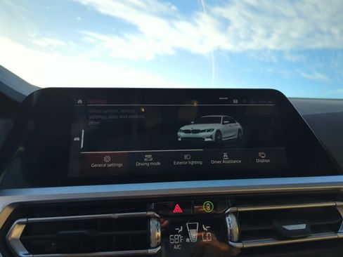 Used 2019 BMW 330i Sedan w/ Driving Assistance Package image 21