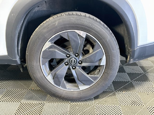 Used 2024 Nissan Rogue SV FWD image 26