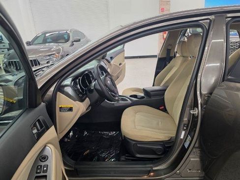 Used 2011 Kia Optima LX FWD image 31