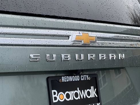 Used 2023 Chevrolet Suburban Premier image 29