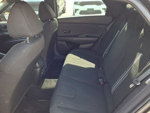 Used 2025 Hyundai Elantra Sport FWD image 25
