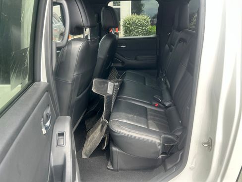 Used 2022 Nissan Frontier PRO-4X AWD/4WD image 12