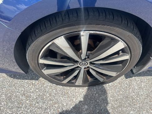 Used 2019 Nissan Altima 2.5 SR w/ SR Premium Package FWD image 9