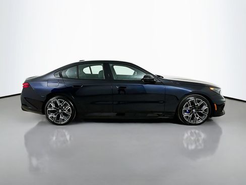 New 2026 BMW i5 eDrive40 w/ M Sport Package AWD/4WD image 4