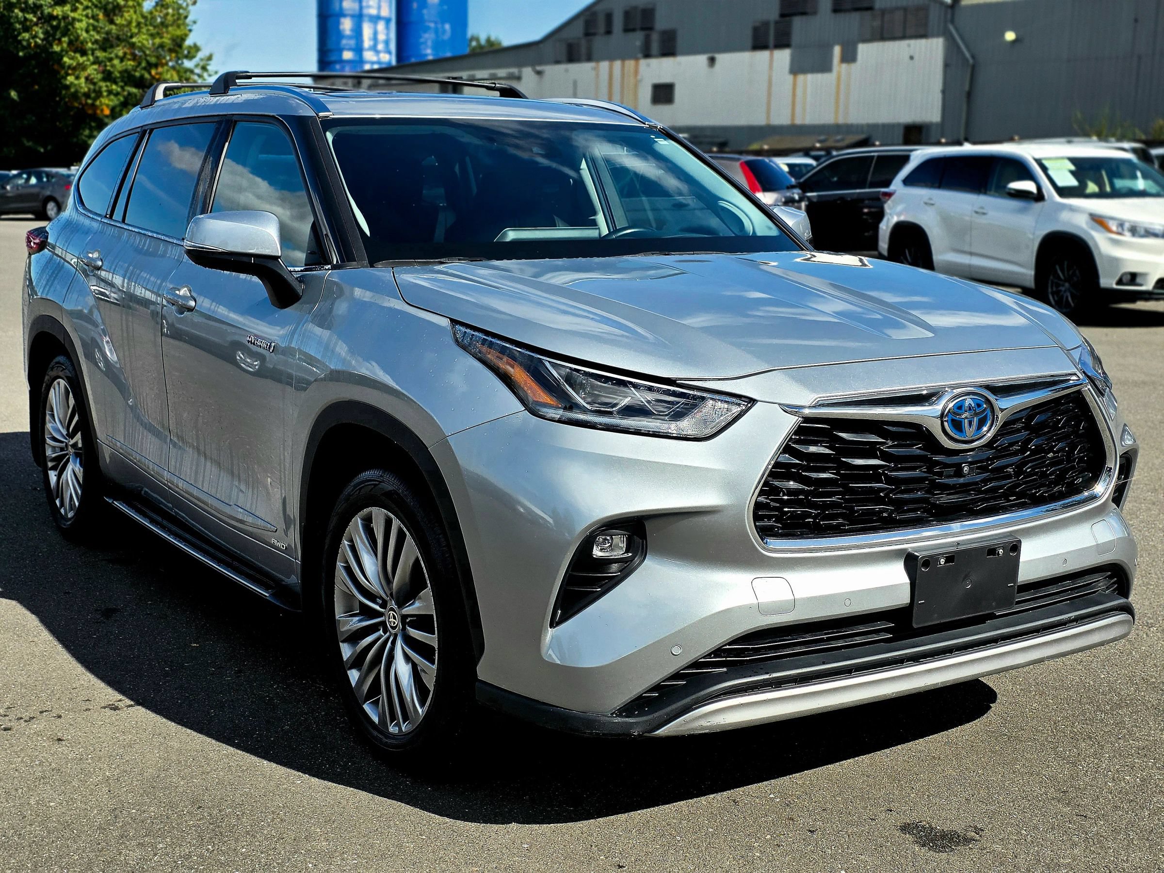 Used 2021 Toyota Highlander Platinum AWD/4WD image 1