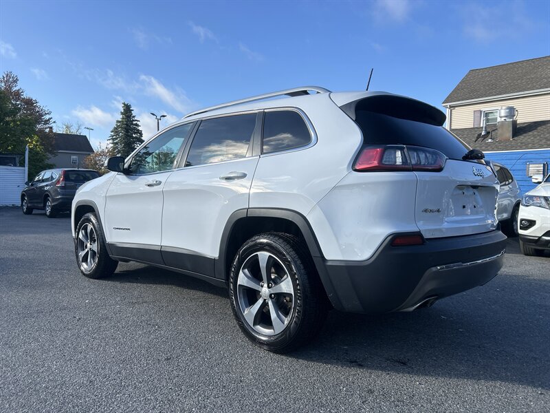 Used 2019 Jeep Cherokee Limited AWD/4WD image 6