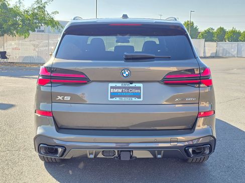 New 2026 BMW X5 xDrive50e w/ M Sport Package AWD/4WD image 5