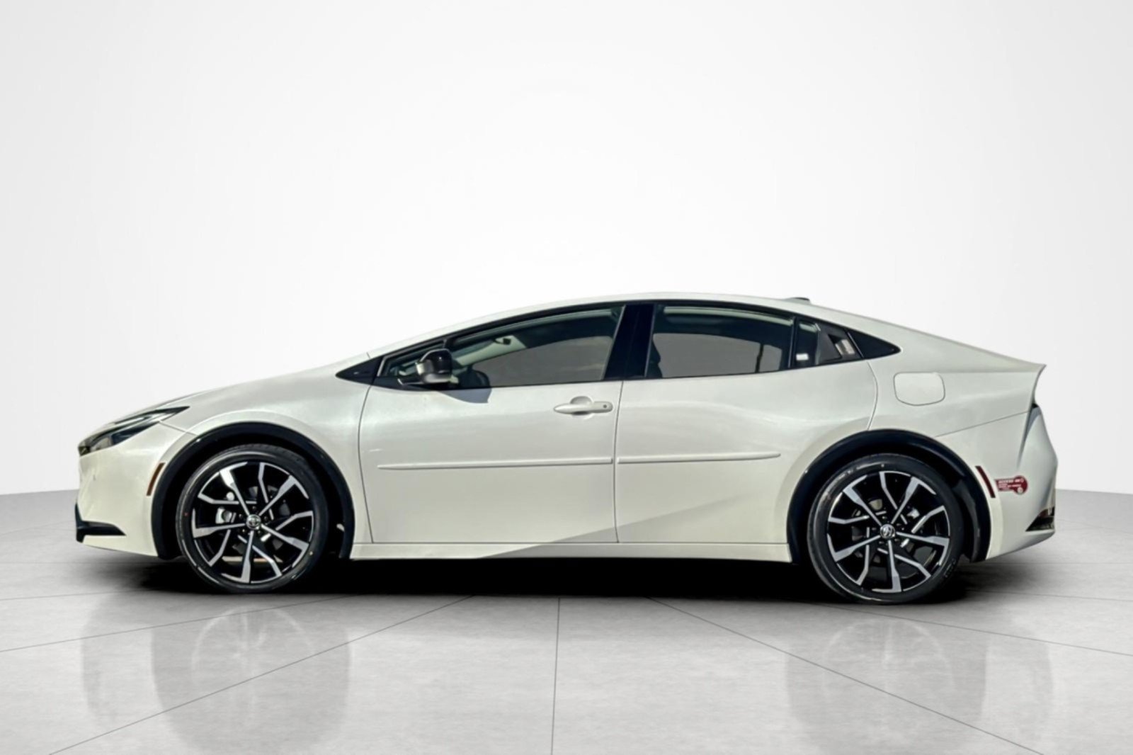 Certified 2024 Toyota Prius Prime FWD image 2
