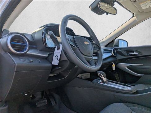 New 2026 Chevrolet Trax LS image 9