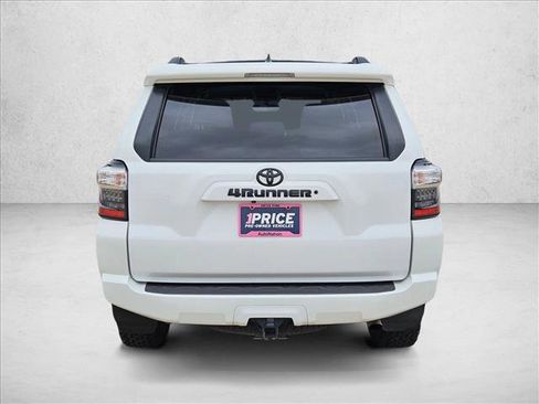 Used 2019 Toyota 4Runner SR5 AWD/4WD image 7