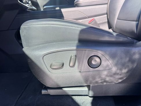 Used 2024 GMC Acadia Elevation image 14