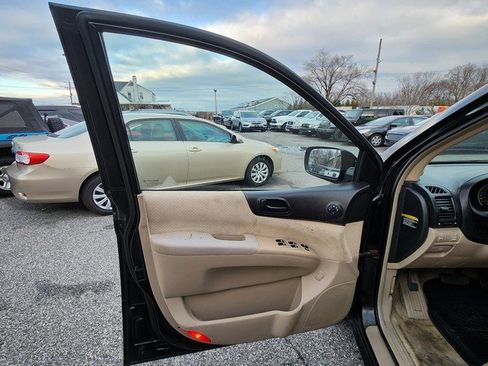 Used 2007 Hyundai Entourage GLS image 9