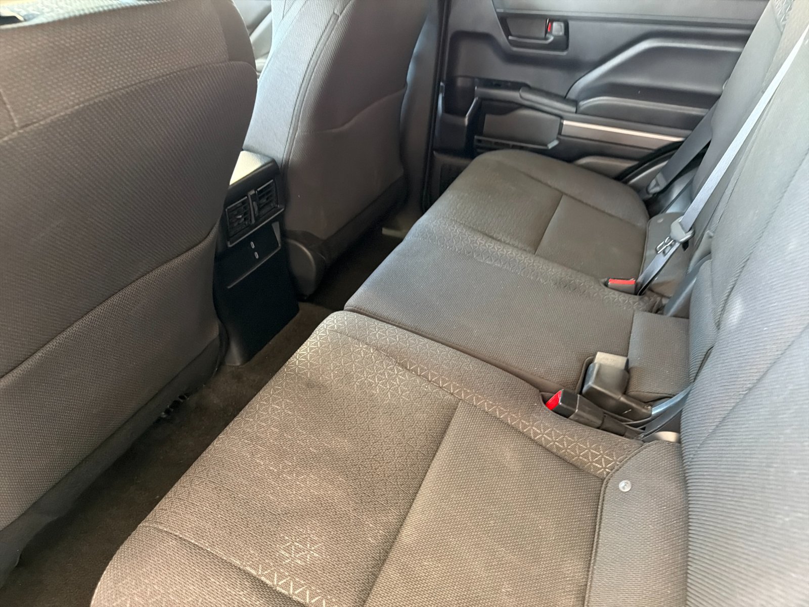 Used 2025 Toyota 4Runner SR5 AWD/4WD image 13