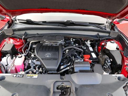 Certified 2024 Toyota Grand Highlander AWD image 16