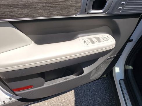 Used 2025 Hyundai Santa Fe Calligraphy AWD/4WD image 19