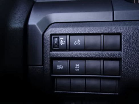 Used 2025 Toyota Tacoma SR image 39