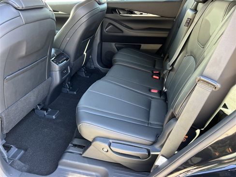 Certified 2025 INFINITI QX60 Pure image 17