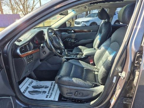Used 2017 Kia Cadenza Technology image 21