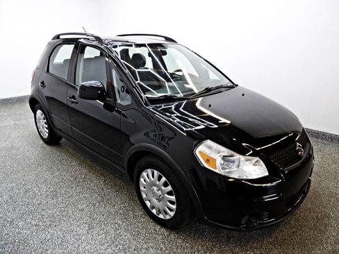 Used 2010 Suzuki SX4 Hatchback image 3