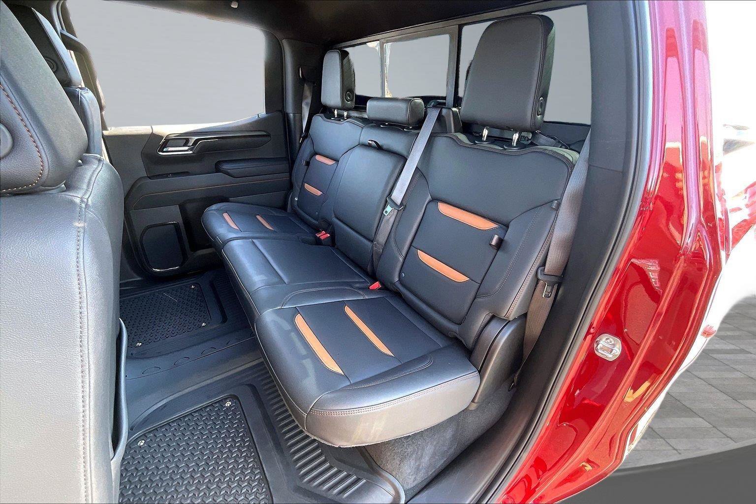 Used 2025 GMC Sierra 1500 AT4 w/ AT4 Premium Package AWD/4WD image 28