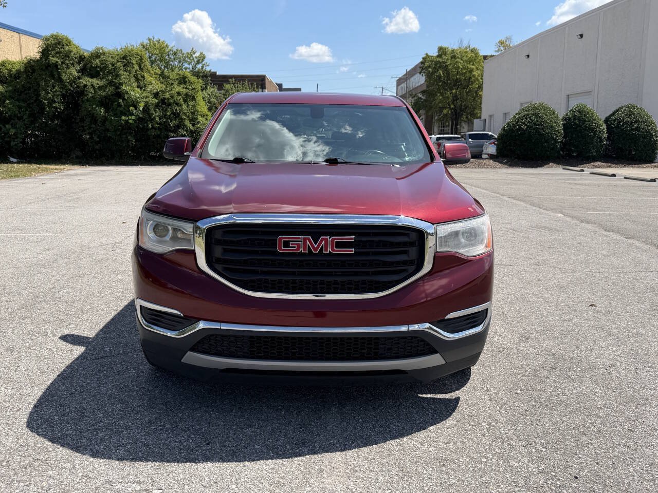 Used 2018 GMC Acadia SLE FWD image 2