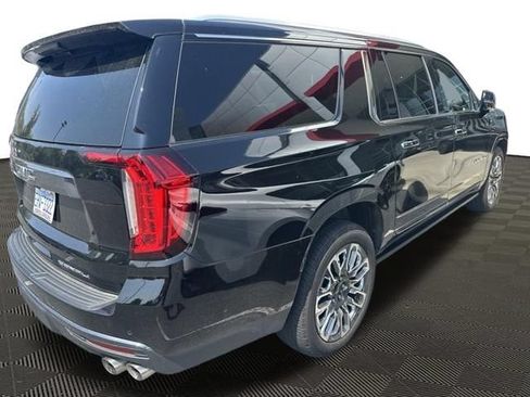 Used 2023 GMC Yukon XL Denali Ultimate AWD/4WD image 6