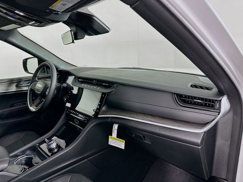 New 2026 Jeep Grand Cherokee Altitude AWD/4WD image 36