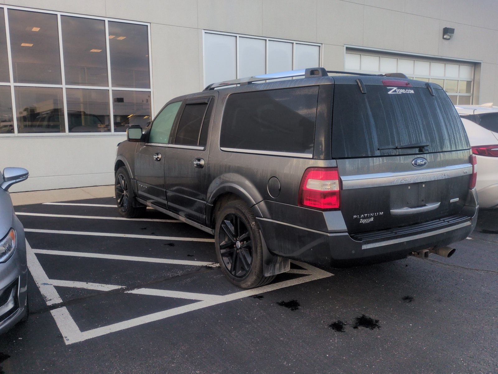 Used 2016 Ford Expedition EL Platinum AWD/4WD image 6