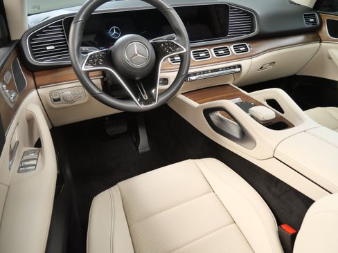 Used 2026 Mercedes-Benz GLE 350 4MATIC image 2
