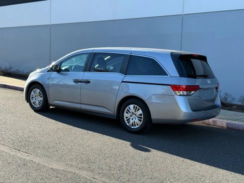 Used 2016 Honda Odyssey LX image 2