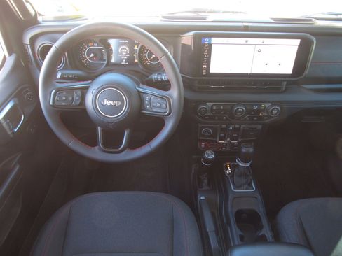 Used 2024 Jeep Wrangler Unlimited Rubicon w/ Technology Group image 16