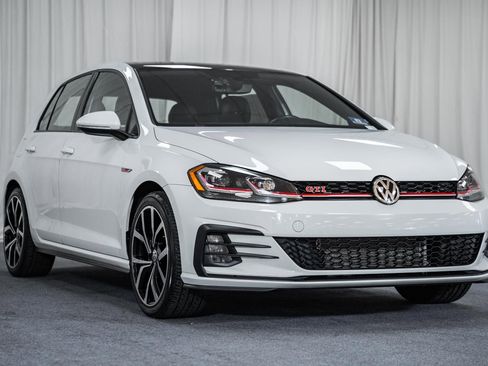Used 2020 Volkswagen GTI SE image 1