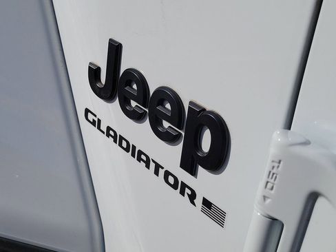 New 2025 Jeep Gladiator Sport image 8