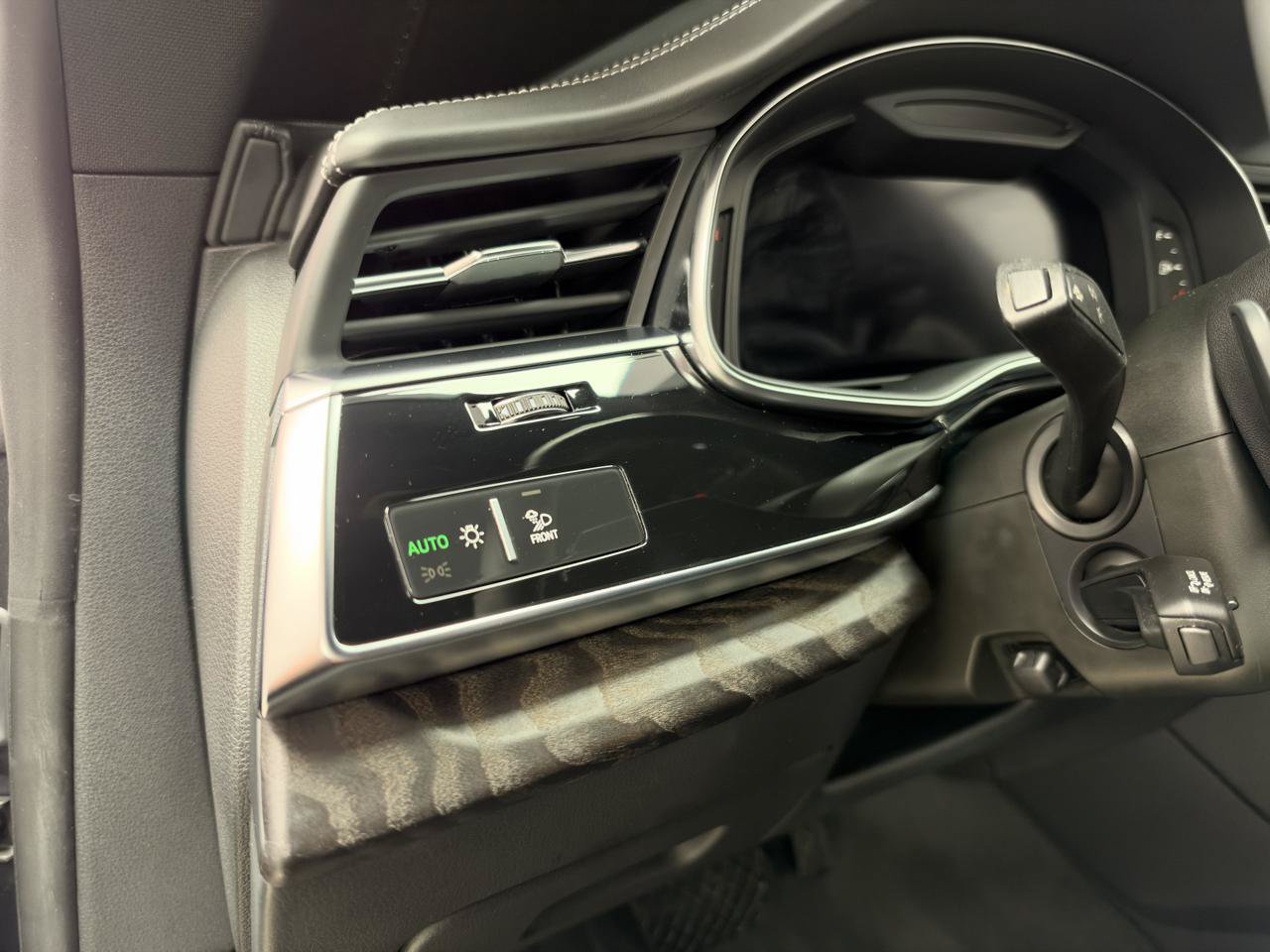 Used 2021 Audi Q8 Prestige AWD/4WD image 16