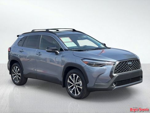 Certified 2025 Toyota Corolla Cross XLE w/ Convenience Package FWD image 8