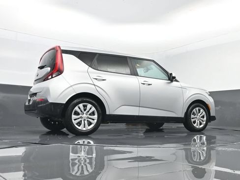 Used 2021 Kia Soul LX FWD image 22
