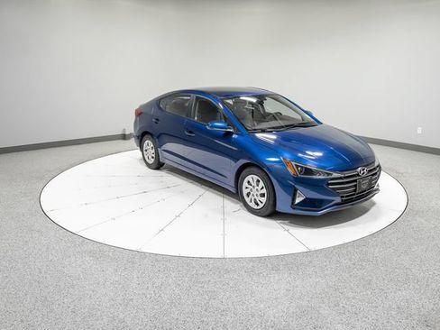 Used 2019 Hyundai Elantra SE FWD image 26